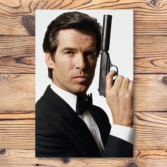 James Bond 007‎ Pierce Brosnan Refrigerator Locker Fridge Magnet - Picture 1 of 2